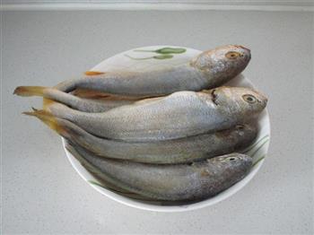 紫苏小黄鱼的做法步骤2