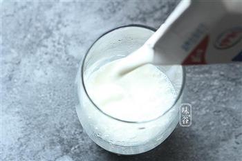 火龙果牛奶汁的做法步骤6