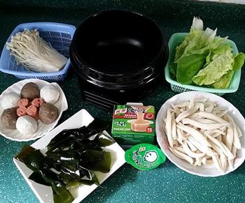 浓汤面疙瘩火锅的做法图解1