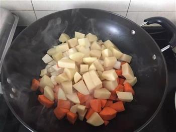土豆煨野葱肉丸的做法步骤10