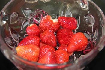 草莓酸奶的做法步骤4