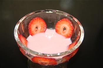 草莓酸奶的做法图解7