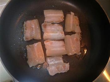 干煎五花肉焖面的做法步骤2