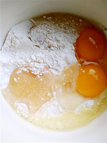 煎香椿鸡蛋饼的做法图解2