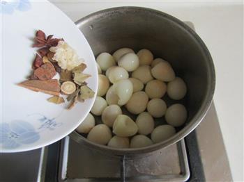 五香鹌鹑蛋的做法步骤4