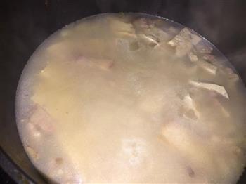 咸肉河蚌豆腐煲的做法图解4