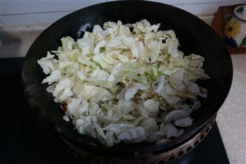 芝麻椒香卷心菜的做法步骤2