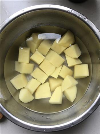 牛蹄筋炖土豆的做法图解5