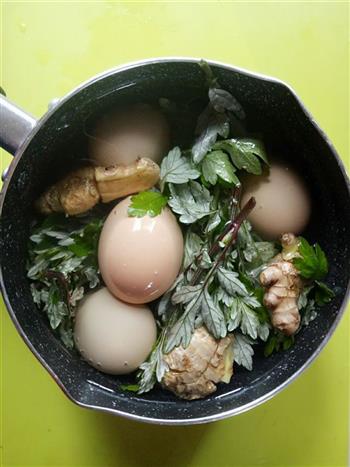 艾草煮鸡蛋的做法步骤2