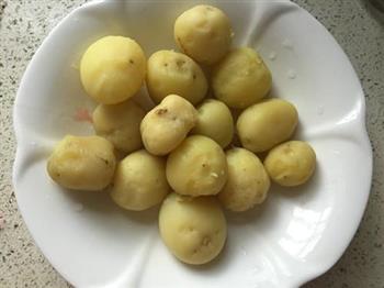 香煎椒盐小土豆的做法步骤3