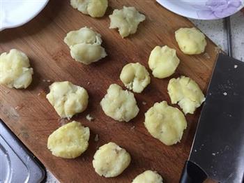 香煎椒盐小土豆的做法步骤5