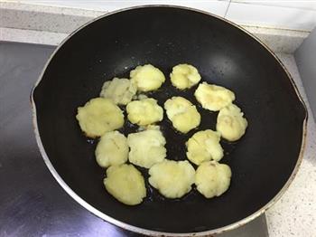 香煎椒盐小土豆的做法步骤6