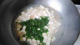 荠菜虾米豆腐羹的做法图解8