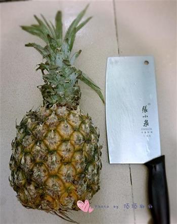 削菠萝的做法图解1