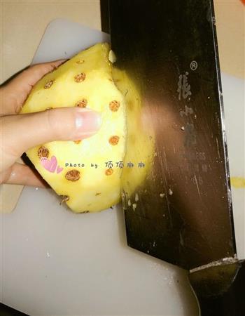 削菠萝的做法图解4