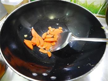 蟹味菇炒鸡蛋的做法步骤5