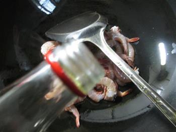 水笋炒海虾的做法步骤3