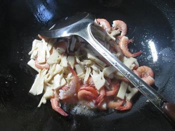 水笋炒海虾的做法步骤5