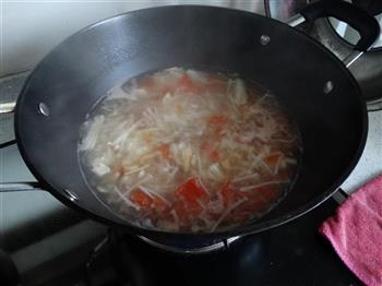 番茄金针菇虾皮汤的做法步骤4