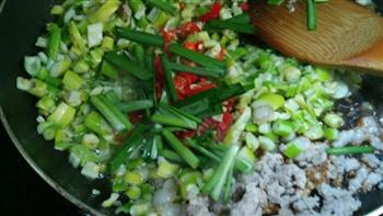 小笋酸菜炒肉泥的做法步骤9