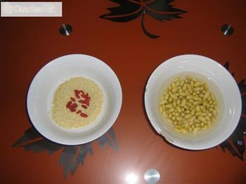 枸杞小米豆浆的做法步骤1