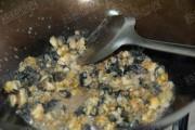 蒜蓉豆豉酱炒田螺肉的做法步骤2