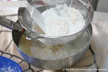 椰香芝士奶黄冰皮月饼的做法图解3