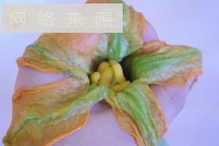 巴黎名菜-酿南瓜花的做法图解5