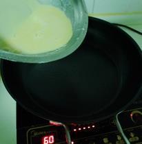 煎鸡蛋饼的做法步骤2