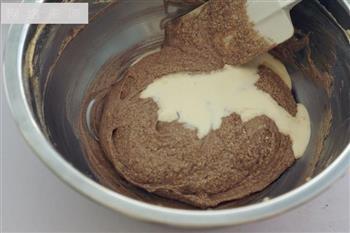 巧克力块奶油杯子蛋糕的做法步骤4