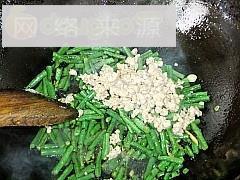 肉末橄榄炒豇豆的做法步骤8