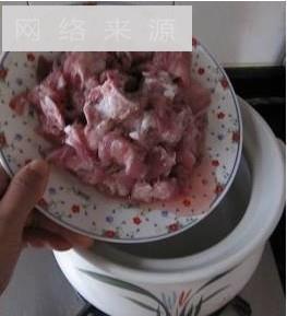 牛蒡鲜淮山排骨汤的做法步骤2