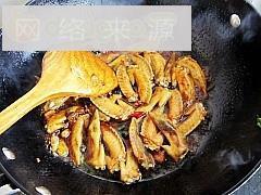 干锅麻辣鸡翅尖的做法步骤11