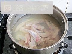 干锅麻辣鸡翅尖的做法步骤2