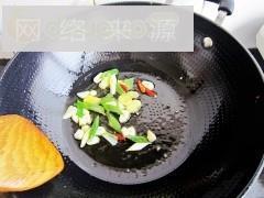 干锅麻辣鸡翅尖的做法步骤6