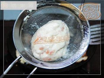 香煎三文鱼豆腐块的做法步骤7
