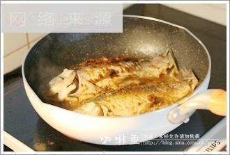 酱焖鲫鱼豆腐的做法步骤5