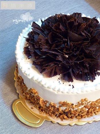 “花样的年华”生日蛋糕-巧克力铲花装饰的做法图解3