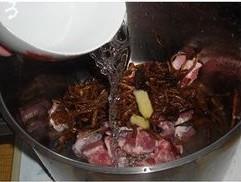 茶树菇排骨汤的做法图解3