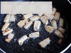 酱烧豆腐土豆丁的做法步骤4