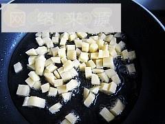 酱烧豆腐土豆丁的做法步骤5