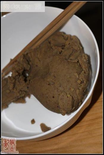 巧克力栗蓉树根蛋糕的做法步骤2