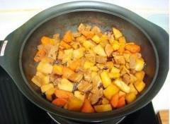 土豆烧牛肉的做法步骤10