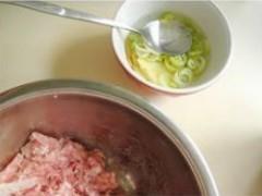 鲜蔬香肉小馄饨的做法步骤3