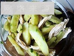 椒油黄瓜拌腐竹的做法步骤5