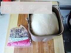 蜜豆花朵面包的做法步骤1