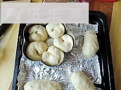 蜜豆花朵面包的做法步骤6