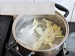 鲜味笋菇汤的做法步骤4