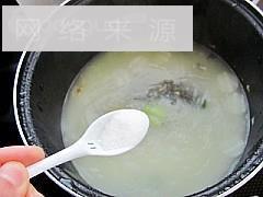萝卜鲫鱼汤的做法步骤10