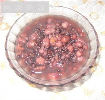 薏仁红豆黑米粥的做法步骤2